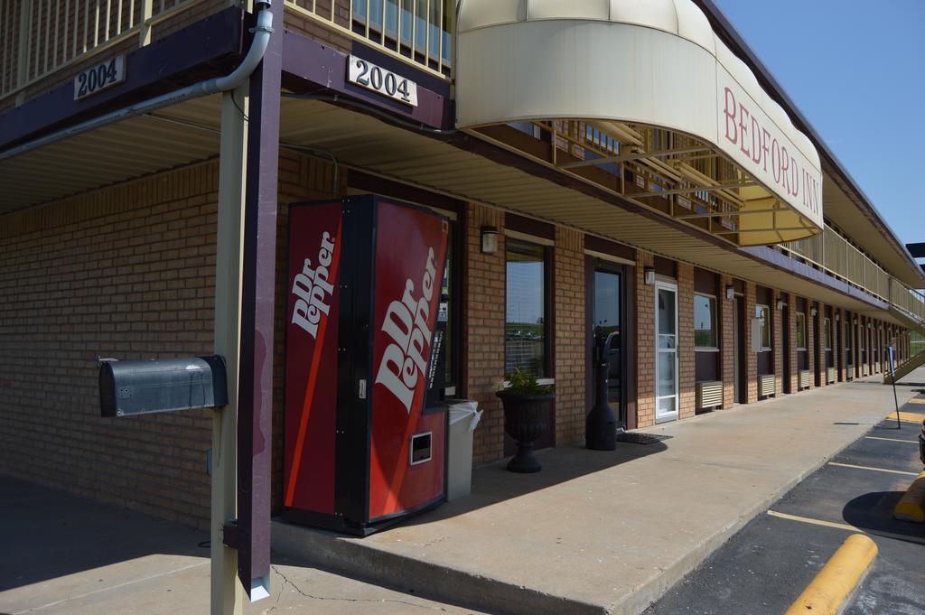 Bedford Inn Elk City Bagian luar foto
