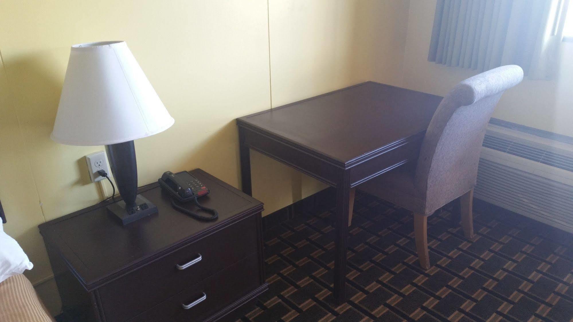 Bedford Inn Elk City Bagian luar foto